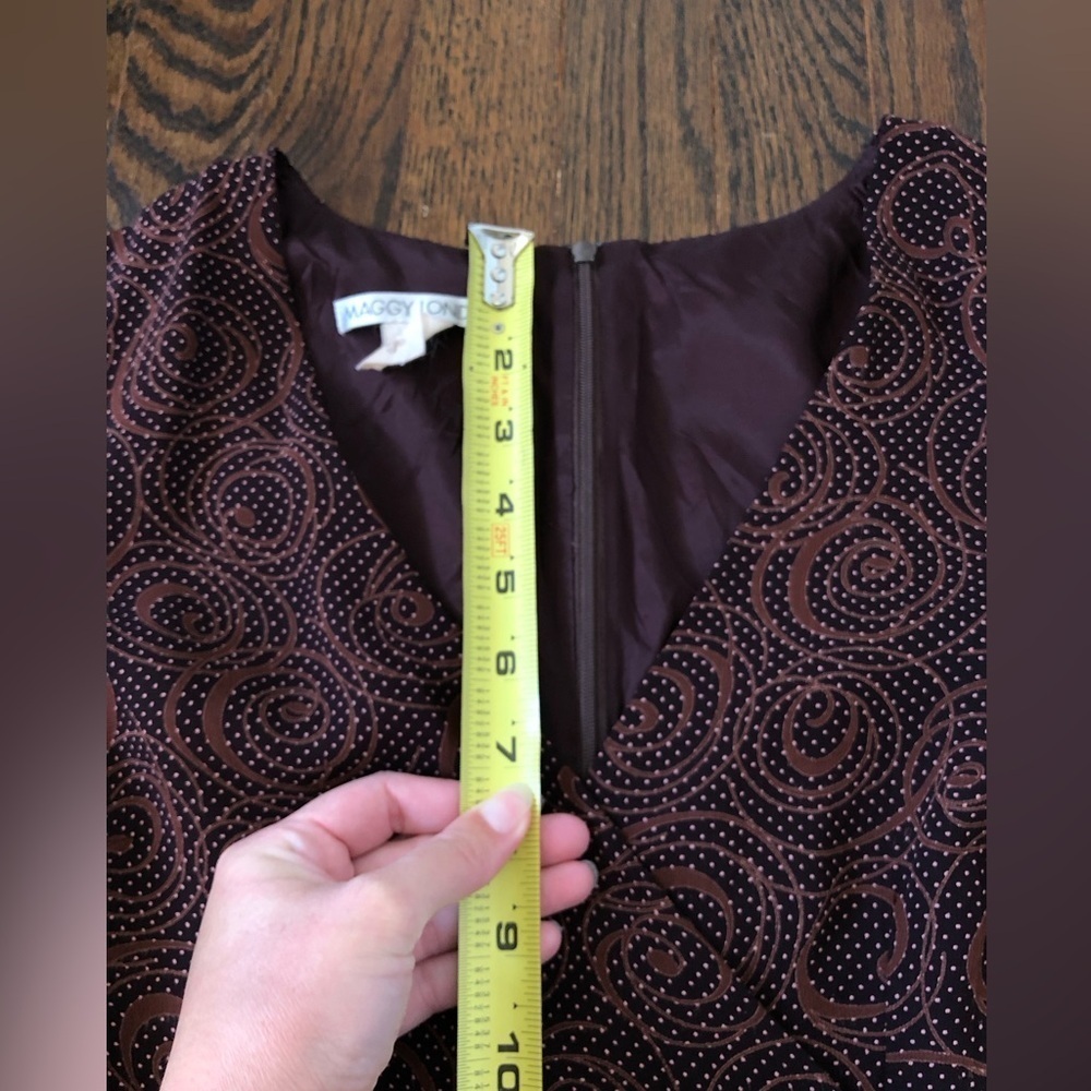 Vintage Maggy London Women’s 8 Brown Geometric Cap Sleeved V-Neck Wrap Dress USA - Picture 11 of 11